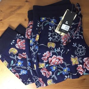 Flower broderie pants